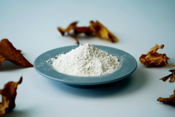 奶牛飼料中沸石粉應(yīng)該添加多少最合適？-國(guó)投盛世